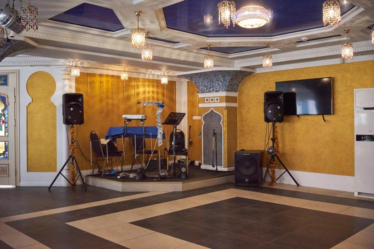 Hotel Східний Berezhany Esterno foto