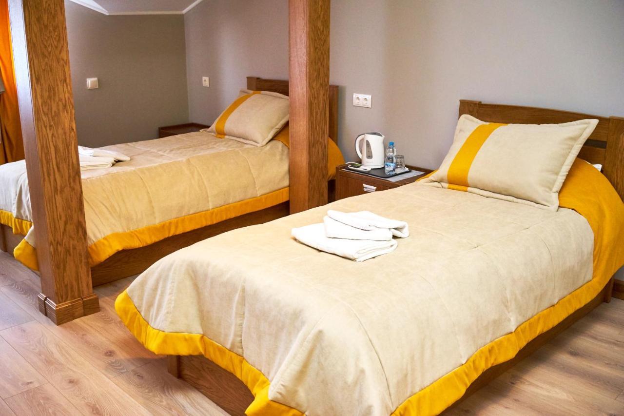 Hotel Східний Berezhany Esterno foto