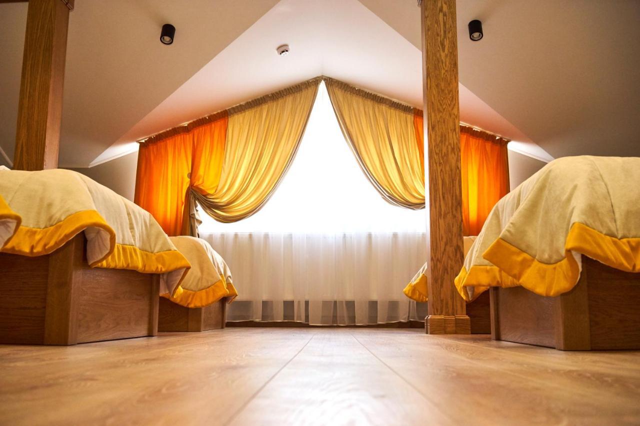 Hotel Східний Berezhany Esterno foto
