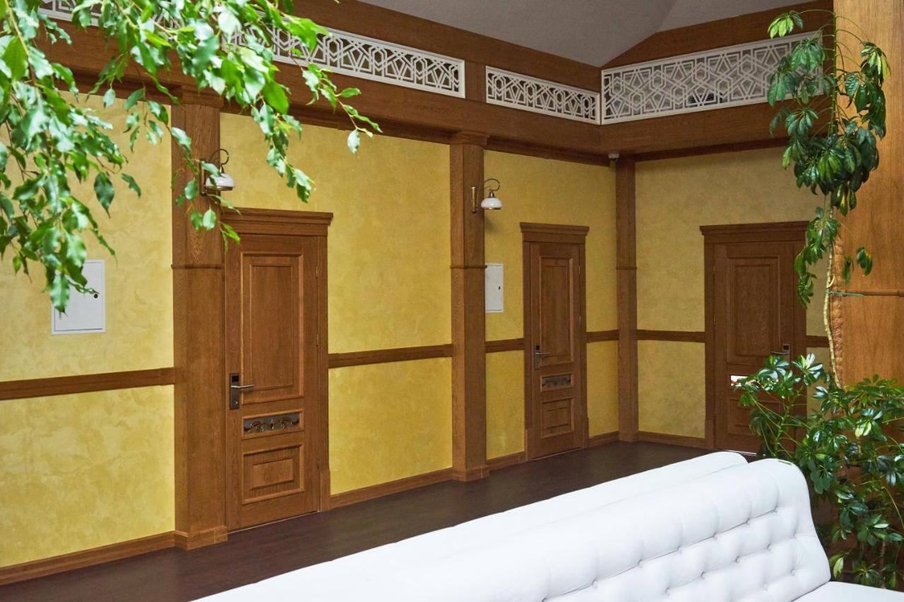 Hotel Східний Berezhany Esterno foto