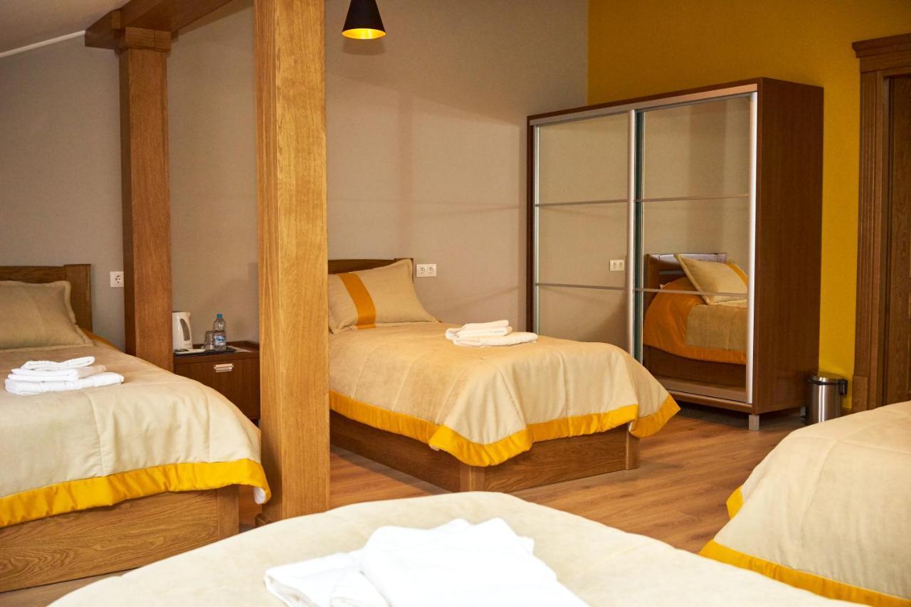 Hotel Східний Berezhany Esterno foto