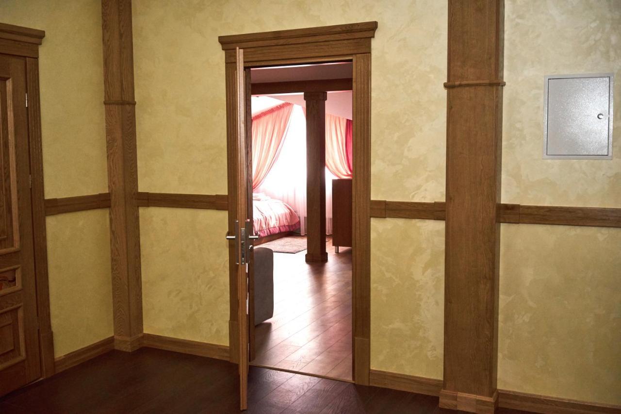 Hotel Східний Berezhany Esterno foto