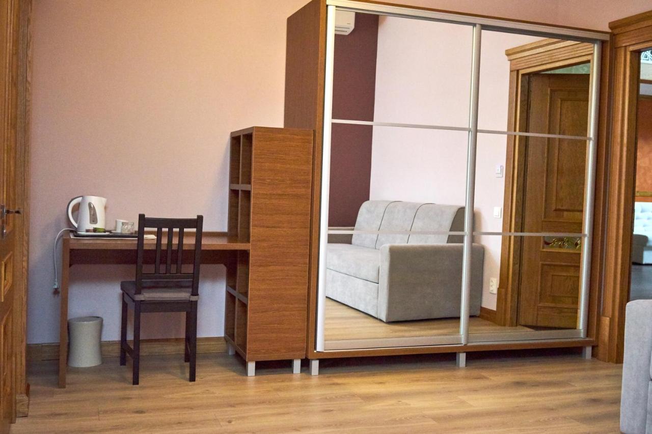 Hotel Східний Berezhany Esterno foto