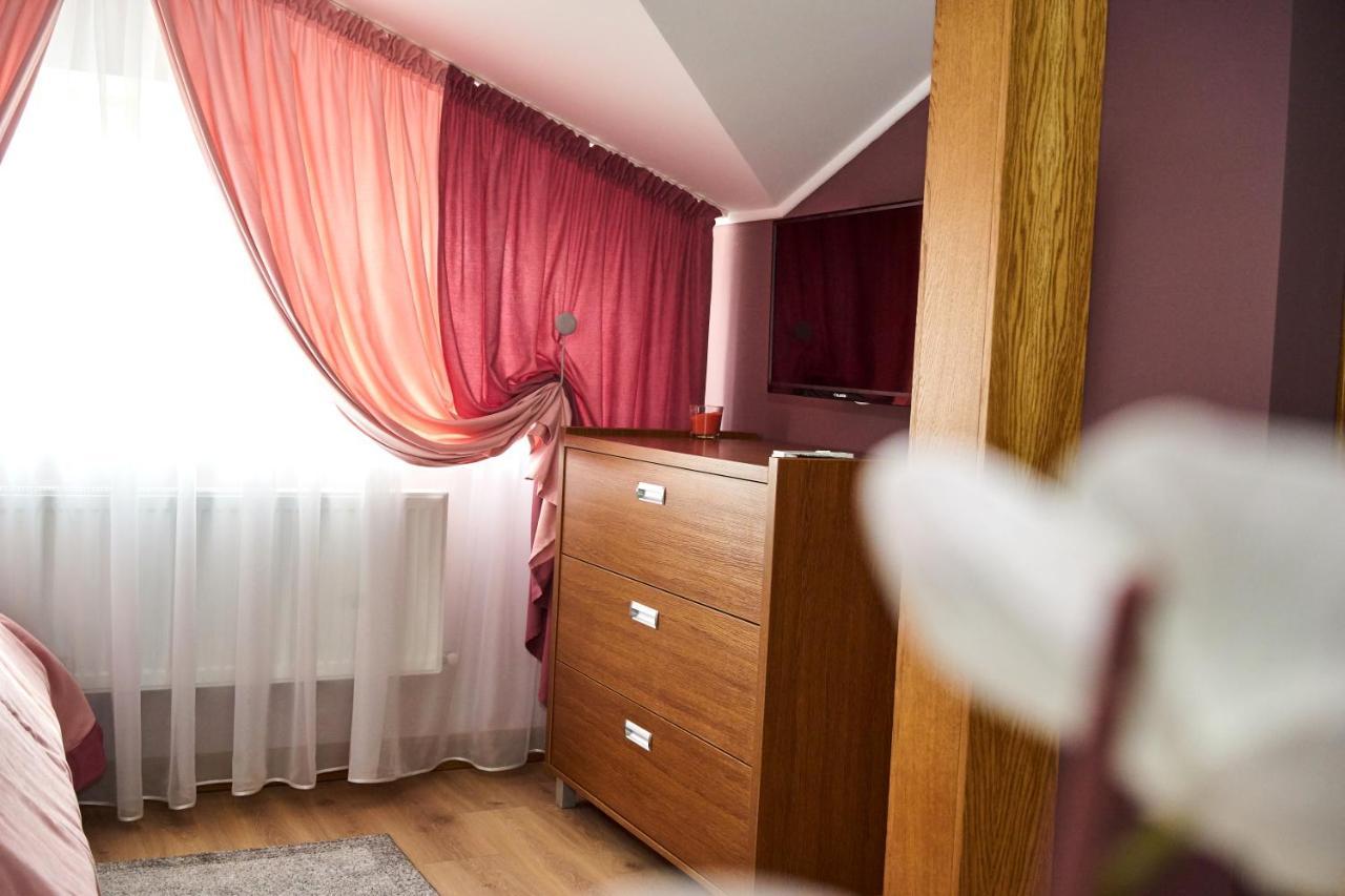 Hotel Східний Berezhany Esterno foto