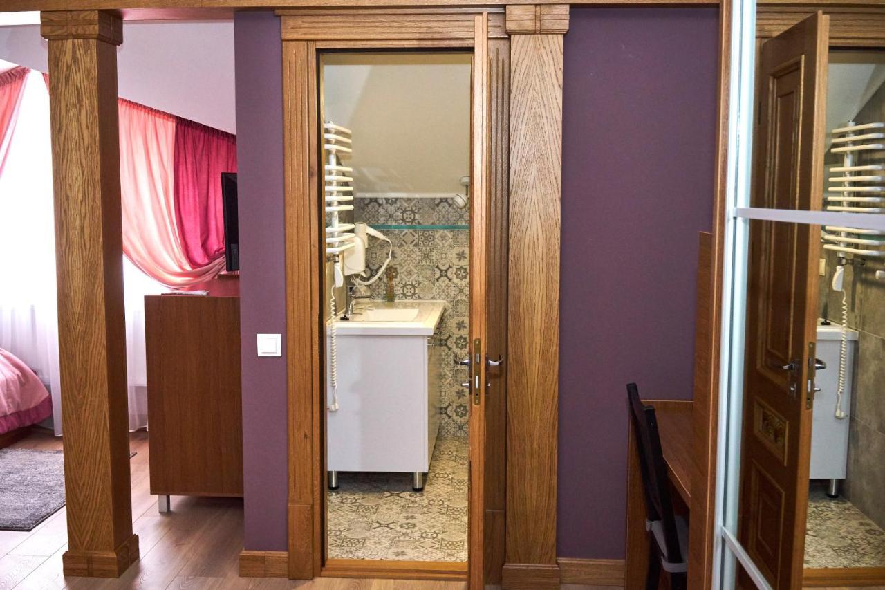 Hotel Східний Berezhany Esterno foto