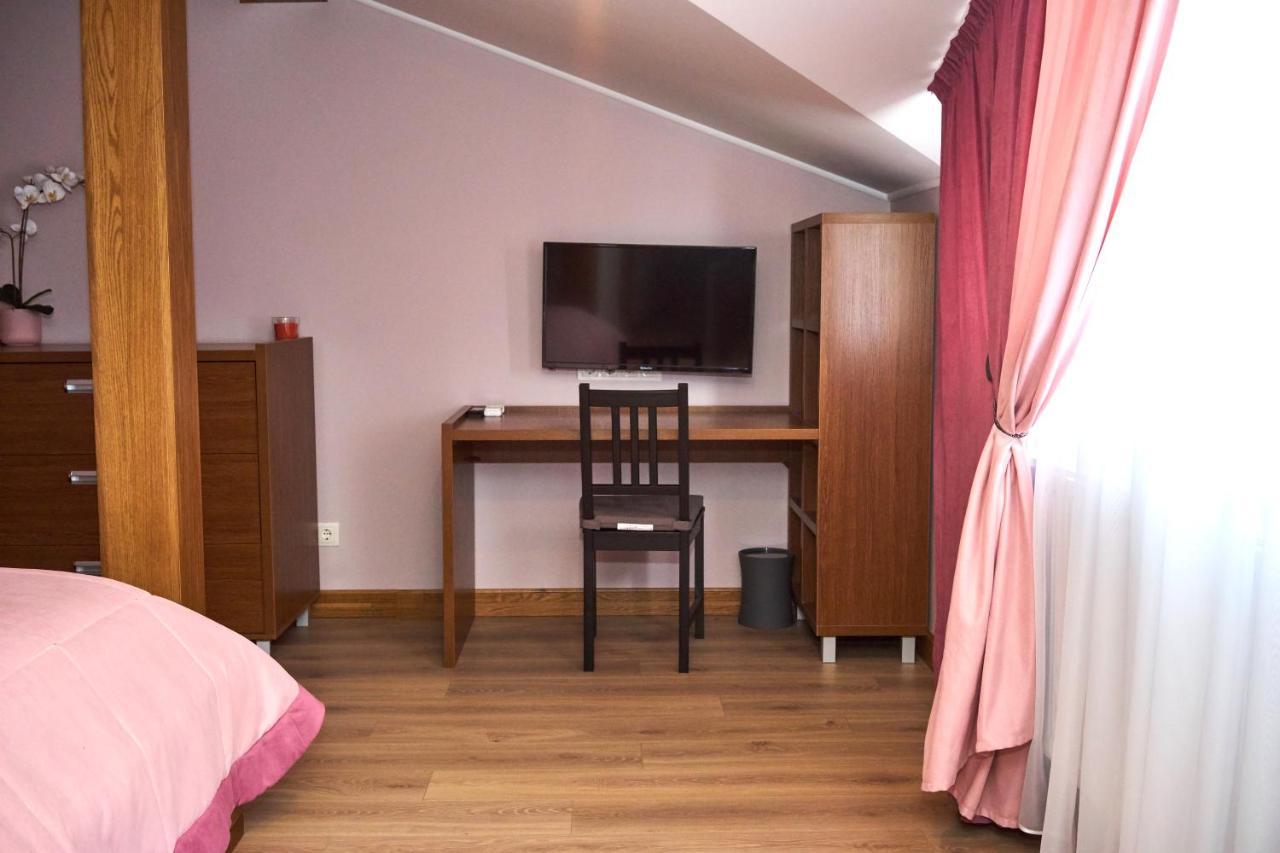 Hotel Східний Berezhany Esterno foto