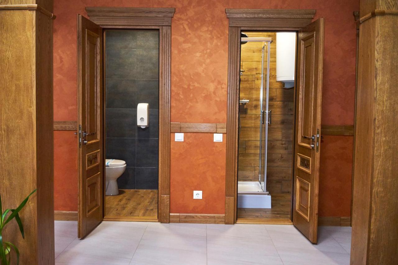 Hotel Східний Berezhany Esterno foto